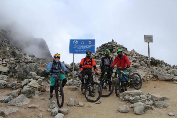 Salkantay Montaña & Valle Sagrado Hard Enduro Bike Trip